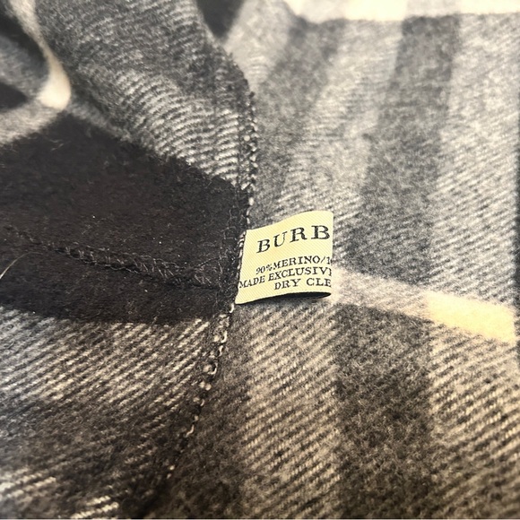 Burberry Plaid Cape with Hood. Bought at London Burberry store - Picture 9 of 12